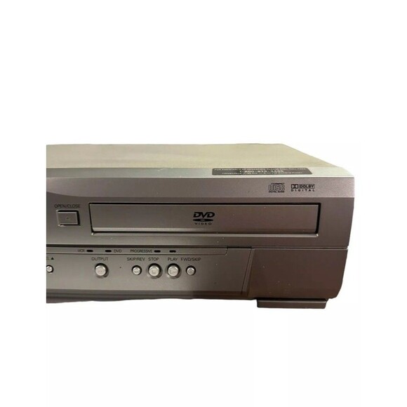Sanyo DVD VCR Combo Player 4-HEAD HIFI VHS Recorder DVW-7200 No Remote- Working - Picture 5 of 8